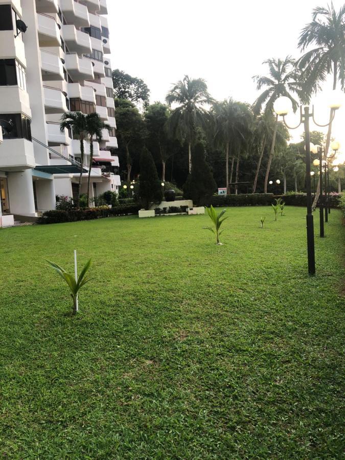 Beach Resort 7 Home Stay Sri Sayang Apartment Batu Ferringhi 3Bedroom מראה חיצוני תמונה