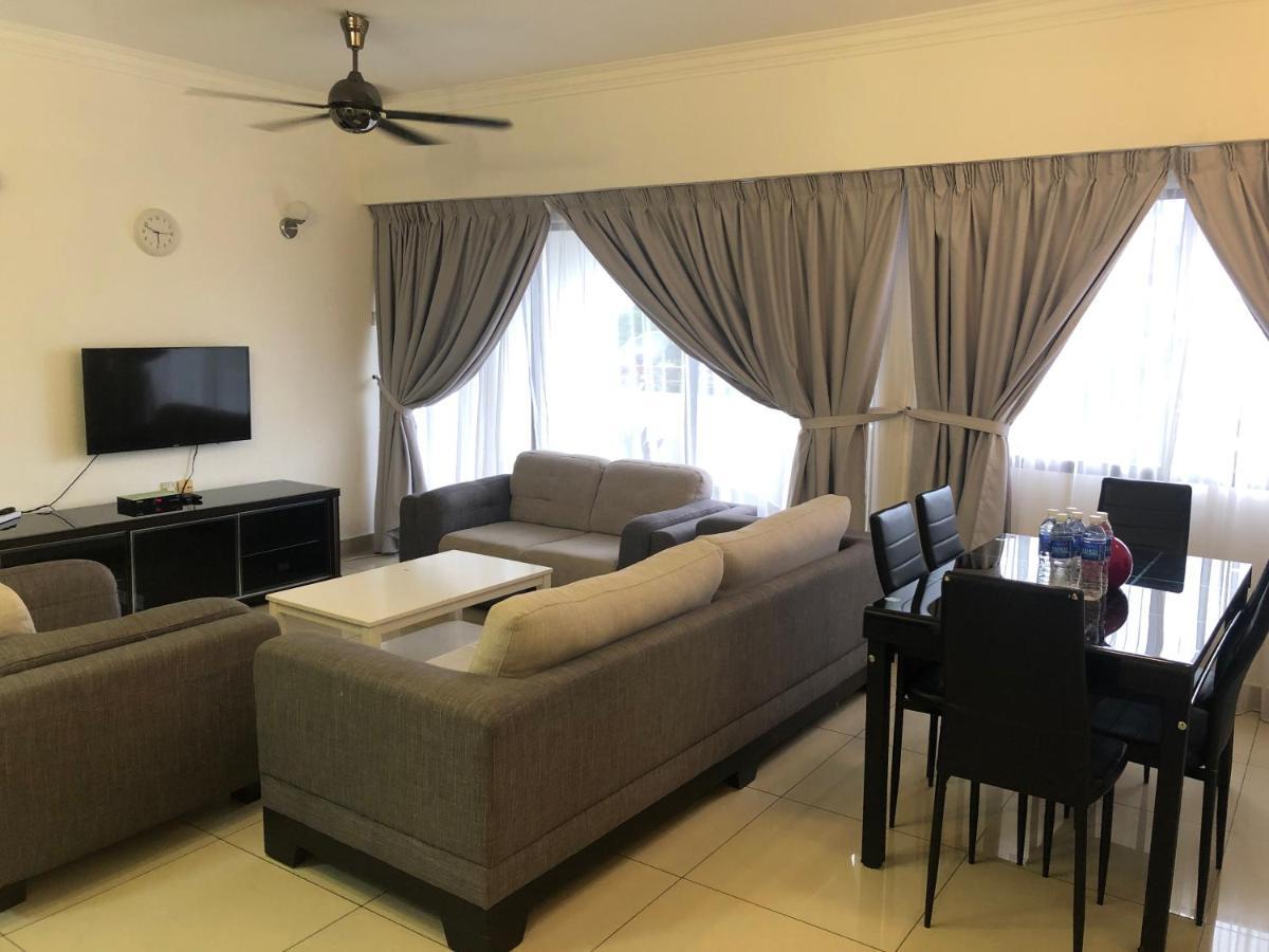 Beach Resort 7 Home Stay Sri Sayang Apartment Batu Ferringhi 3Bedroom מראה חיצוני תמונה