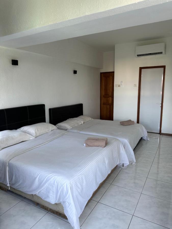 Beach Resort 7 Home Stay Sri Sayang Apartment Batu Ferringhi 3Bedroom מראה חיצוני תמונה